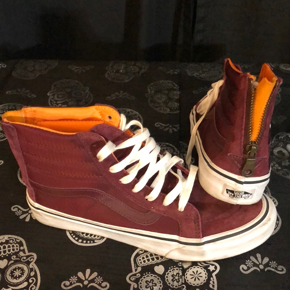 Burgundy high top Vans 38.5